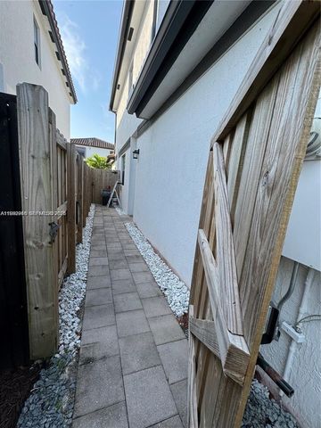 11762 SW 253rd St 1, Homestead, FL 33032