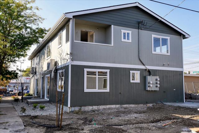 3002 N Crestline St, Spokane, WA 99207