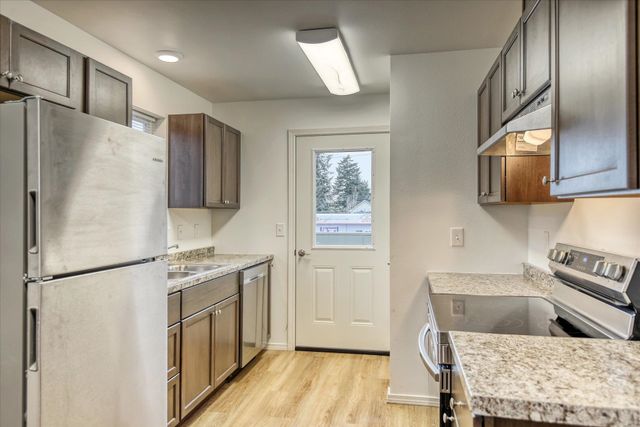 3002 N Crestline St, Spokane, WA 99207