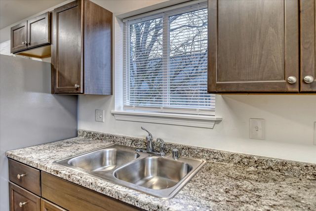 3002 N Crestline St, Spokane, WA 99207