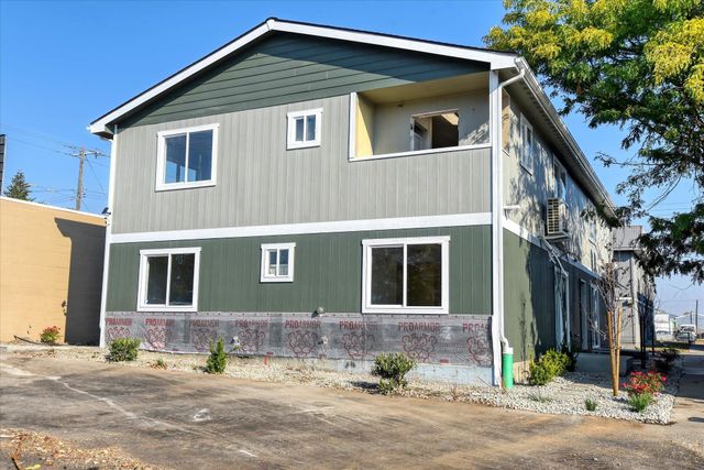 3002 N Crestline St, Spokane, WA 99207