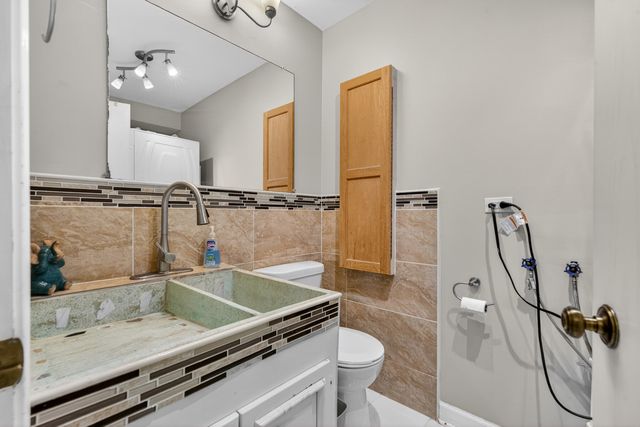 1345 Devonshire Lane, Hoffman Estates, IL 60169