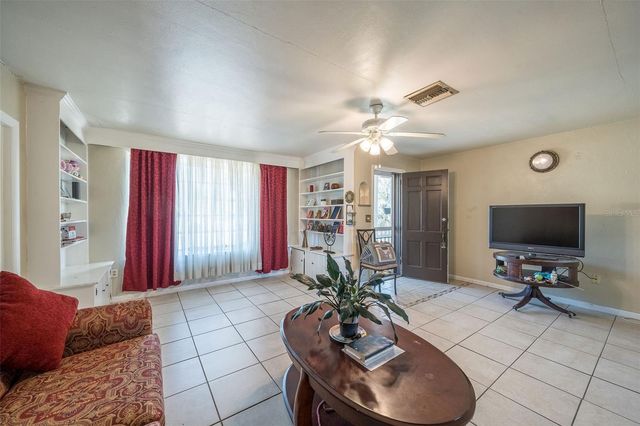 708 N SAINT CLAIR ABRAMS AVENUE, Tavares, FL 32778