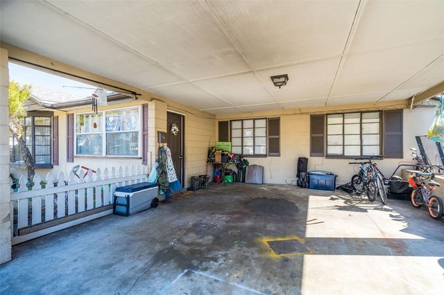 708 N SAINT CLAIR ABRAMS AVENUE, Tavares, FL 32778