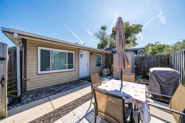 708 N SAINT CLAIR ABRAMS AVENUE, Tavares, FL 32778