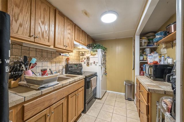 708 N SAINT CLAIR ABRAMS AVENUE, Tavares, FL 32778