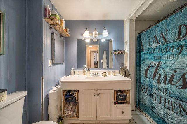 708 N SAINT CLAIR ABRAMS AVENUE, Tavares, FL 32778