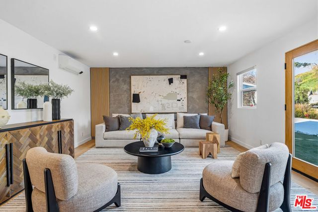 10311 Wheatland Avenue, Shadow Hills, CA 91040