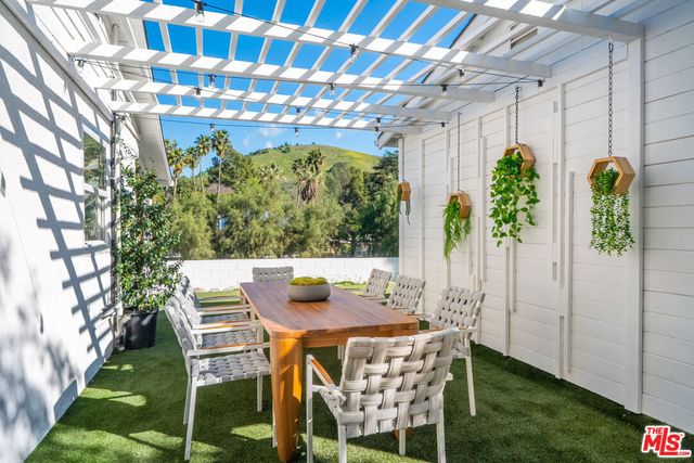 10311 Wheatland Avenue, Shadow Hills, CA 91040