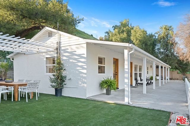 10311 Wheatland Avenue, Shadow Hills, CA 91040