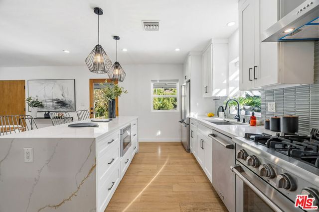 10311 Wheatland Avenue, Shadow Hills, CA 91040