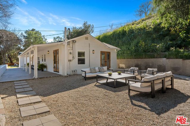 10311 Wheatland Avenue, Shadow Hills, CA 91040