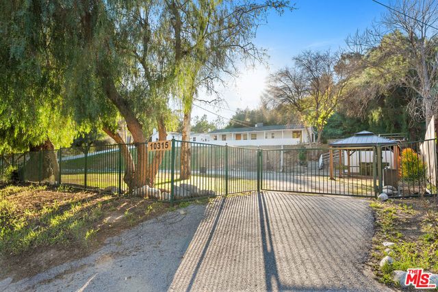 10311 Wheatland Avenue, Shadow Hills, CA 91040