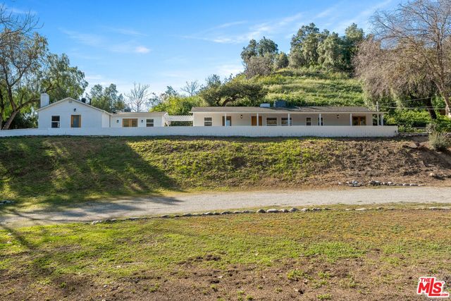 10311 Wheatland Avenue, Shadow Hills, CA 91040