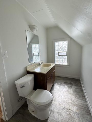 2921 N 26th STREET, Milwaukee, WI 53206
