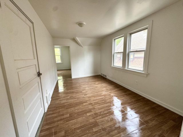 2921 N 26th STREET, Milwaukee, WI 53206