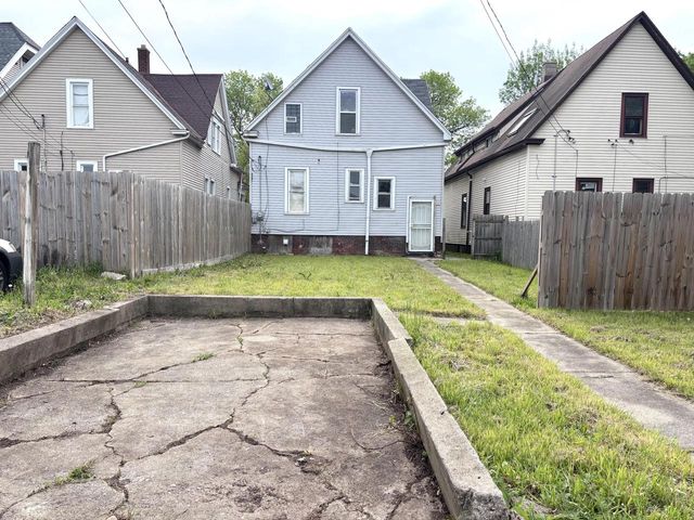 2921 N 26th STREET, Milwaukee, WI 53206