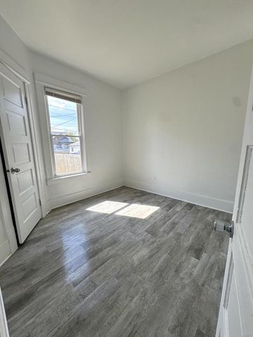 2921 N 26th STREET, Milwaukee, WI 53206