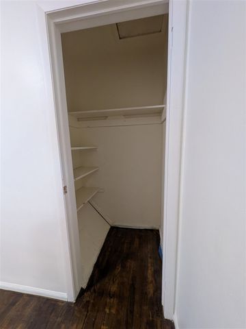 18429 Stephens Road, Eastpointe, MI 48021