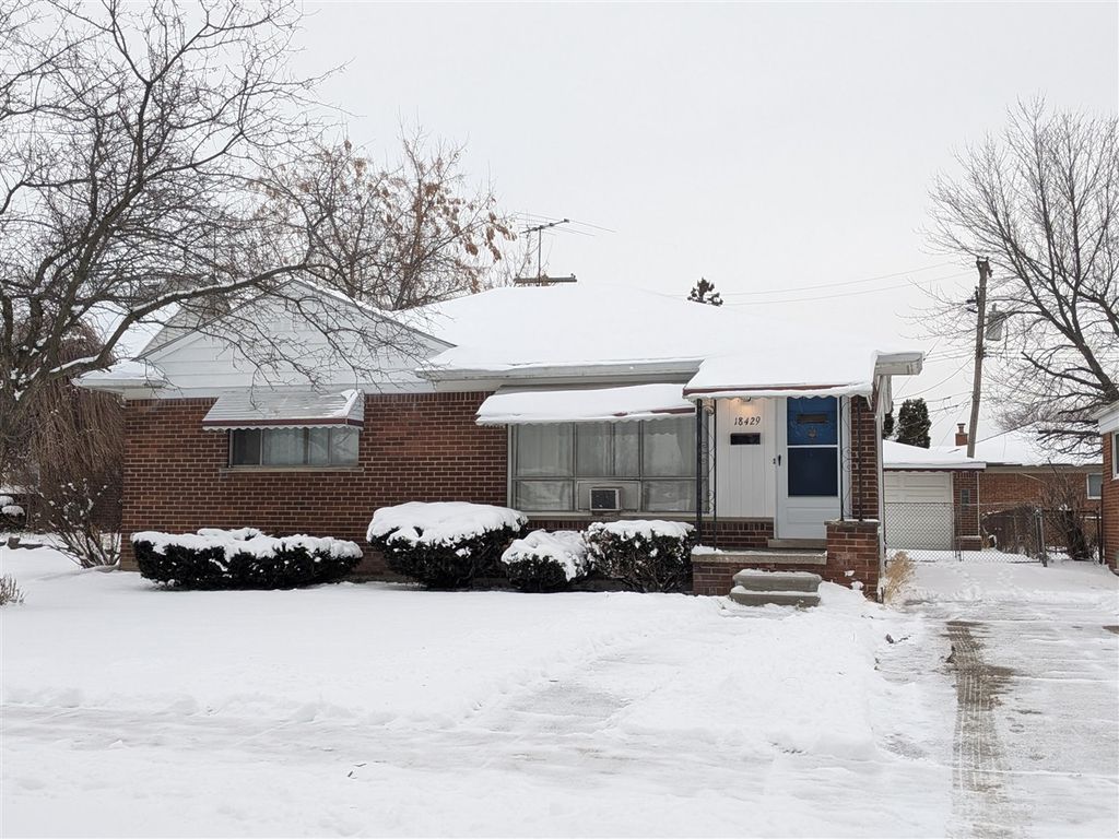 18429 Stephens Road, Eastpointe, MI 48021