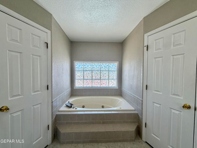 4332 LOMA DE BRISAS Drive, El Paso, TX 79934