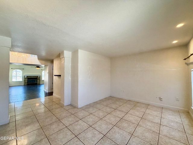 4332 LOMA DE BRISAS Drive, El Paso, TX 79934