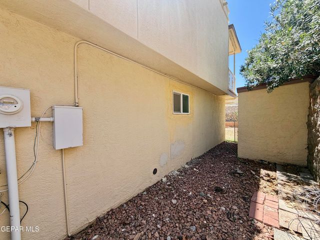 4332 LOMA DE BRISAS Drive, El Paso, TX 79934