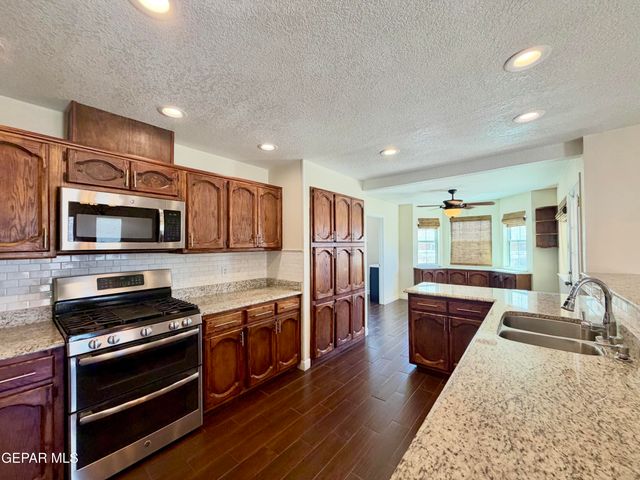 4332 LOMA DE BRISAS Drive, El Paso, TX 79934