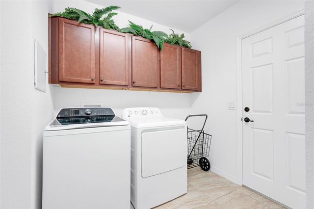 489 KESTREL DRIVE, Groveland, FL 34736