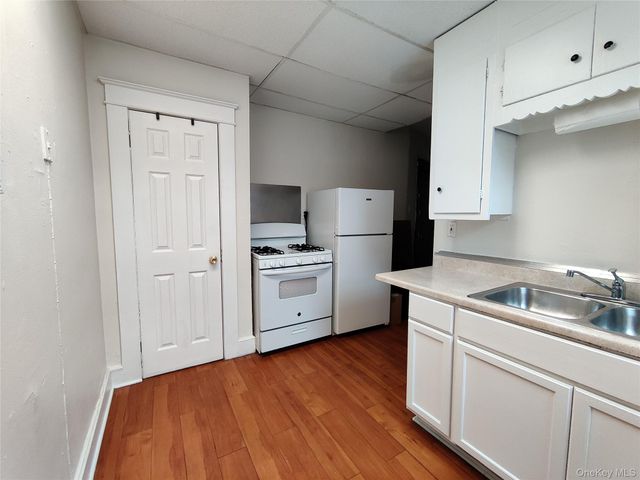 98 Montgomery Street 1, Poughkeepsie, NY 12601