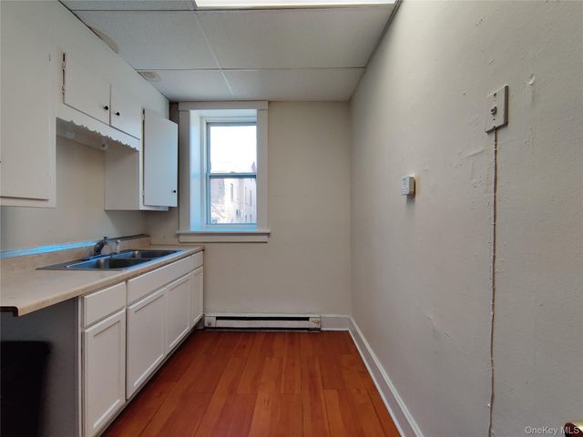 98 Montgomery Street 1, Poughkeepsie, NY 12601