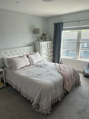75 Wharf Street 303, Salem, MA 01970