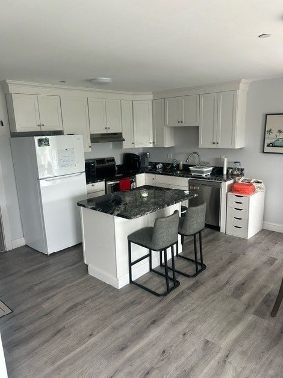 75 Wharf Street 303, Salem, MA 01970
