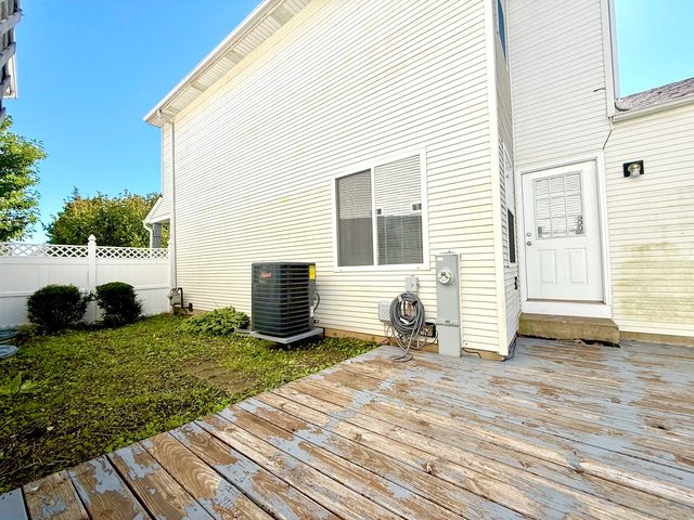 140 MOUNTAIN LAUREL Court, Romeoville, IL 60446