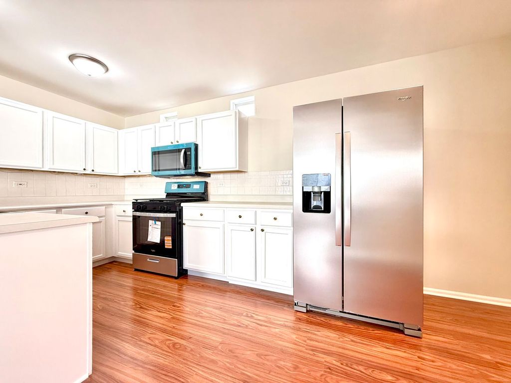 140 MOUNTAIN LAUREL Court, Romeoville, IL 60446 — photo 5