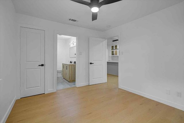 2805 2nd Avenue N, Texas City, TX 77590