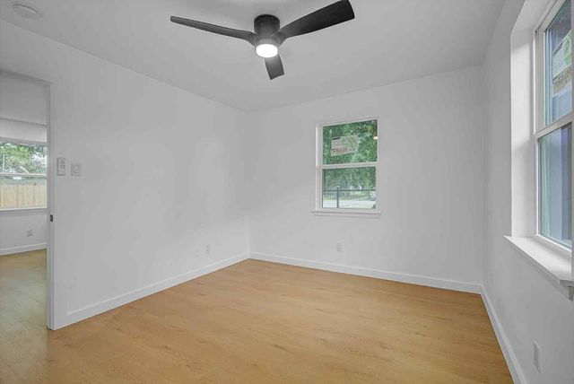 2805 2nd Avenue N, Texas City, TX 77590