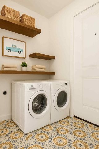 2805 2nd Avenue N, Texas City, TX 77590