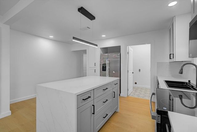 2805 2nd Avenue N, Texas City, TX 77590