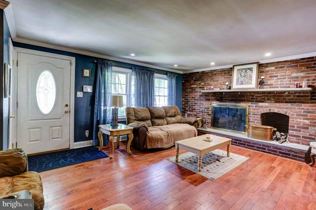 125 W THOMSON AVE, Springfield, PA 19064