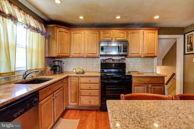 125 W THOMSON AVE, Springfield, PA 19064