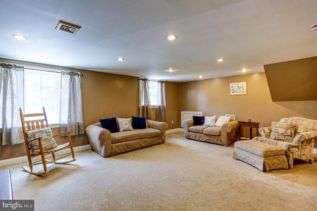125 W THOMSON AVE, Springfield, PA 19064