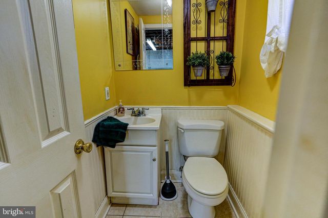 125 W THOMSON AVE, Springfield, PA 19064
