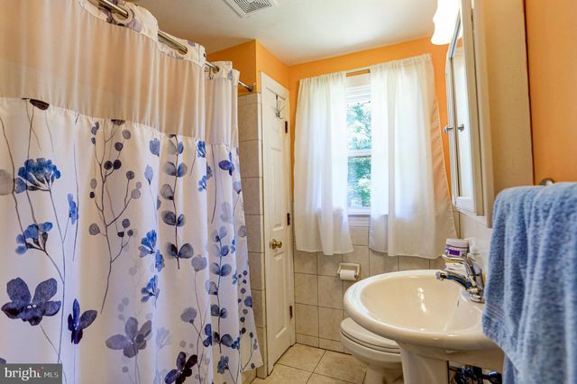 125 W THOMSON AVE, Springfield, PA 19064