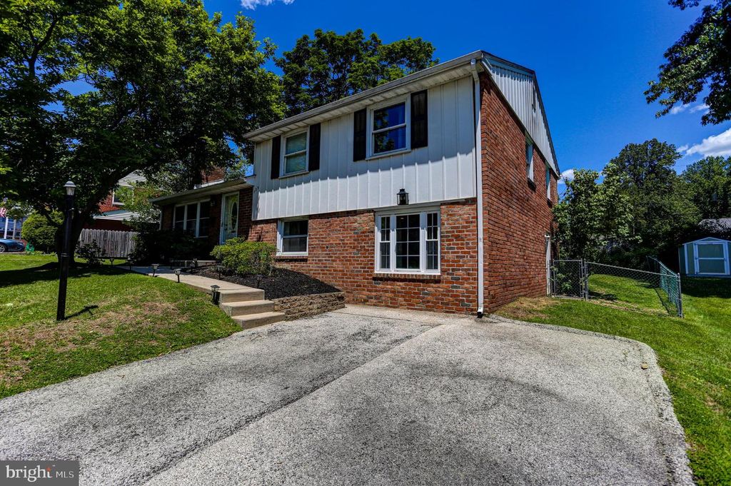 125 W THOMSON AVE, Springfield, PA 19064
