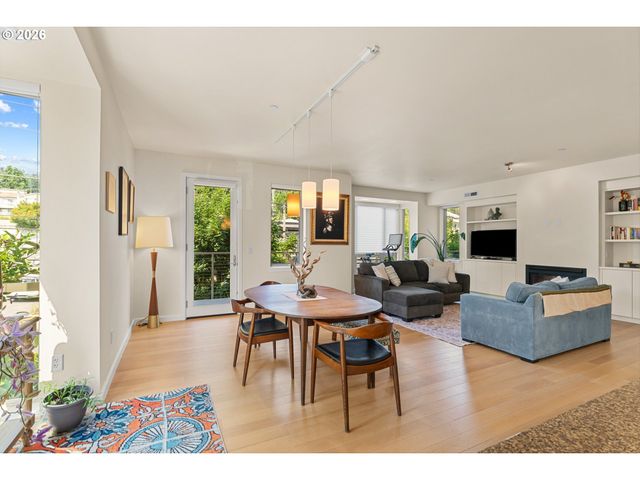 4280 S CORBETT Ave 201, Portland, OR 97239