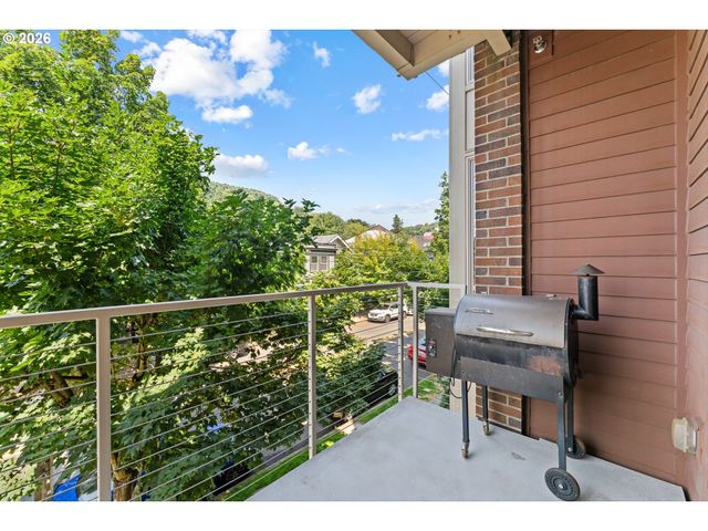 4280 S CORBETT Ave 201, Portland, OR 97239