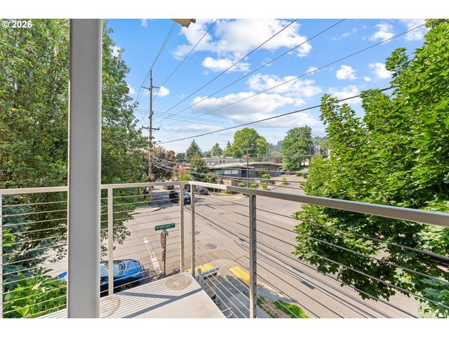 4280 S CORBETT Ave 201, Portland, OR 97239