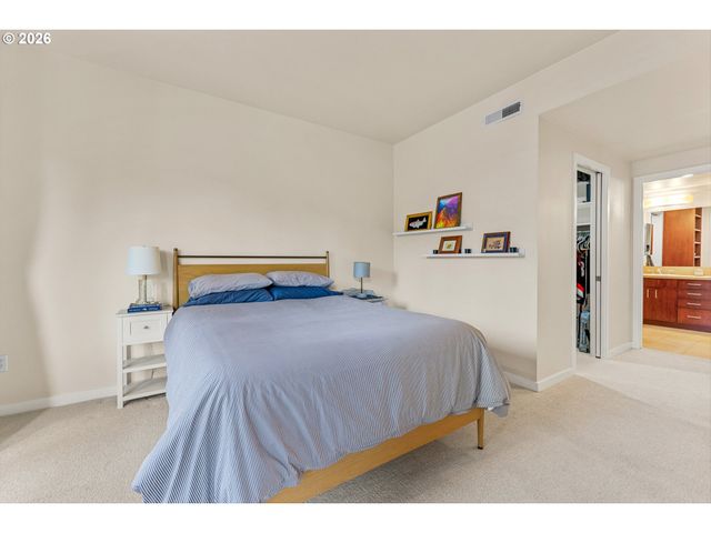 4280 S CORBETT Ave 201, Portland, OR 97239