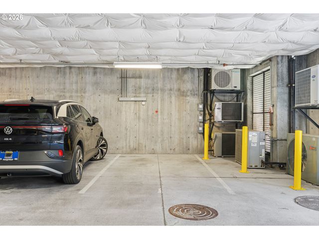 4280 S CORBETT Ave 201, Portland, OR 97239